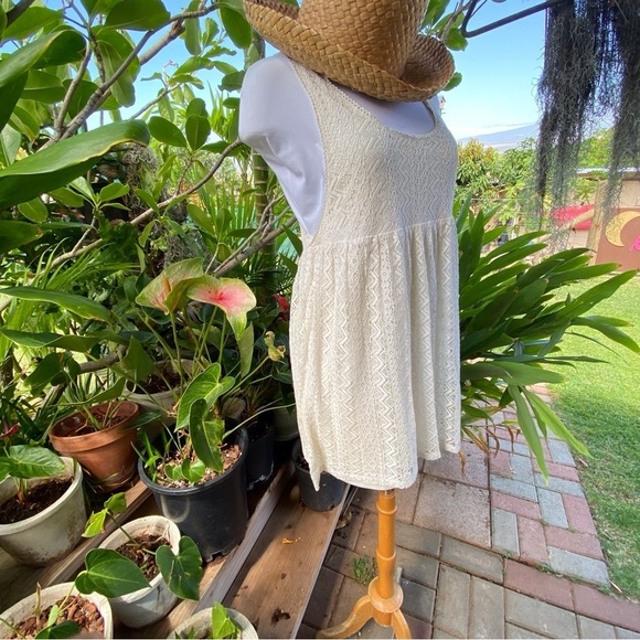 Volcom ecru lacy dress - Picture 5 of 10